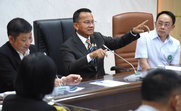 จบสวย “สมศักดิ์” ถกผู้ประกอบการกัญชา ยืนยันไม่ทอดทิ้งนักลงทุน