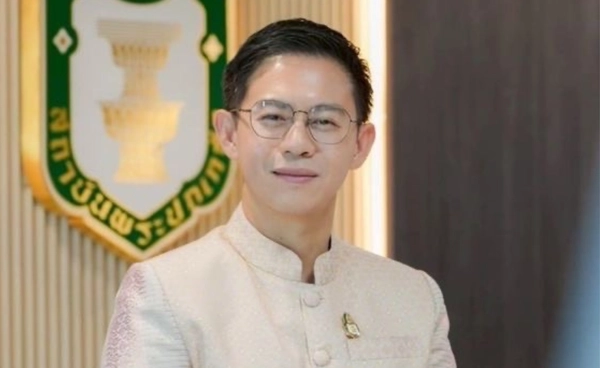 พระราชทานพระบรมราชานุญาตให้ “อิสระ” ประดับเครื่องอิสริยาภรณ์โรมาเนีย