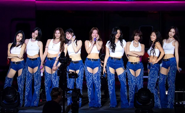 TWICE วง K-pop หนึ่งเดียวที่มีส่วนร่วมใน KPop Demon Hunters อย่างเป็นทางการ  