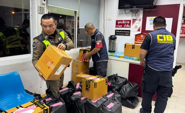 ตำรวจทางหลวงสกัดรถขนบุหรี่เถื่อน 7,000 ซองกลางเมืองระยอง