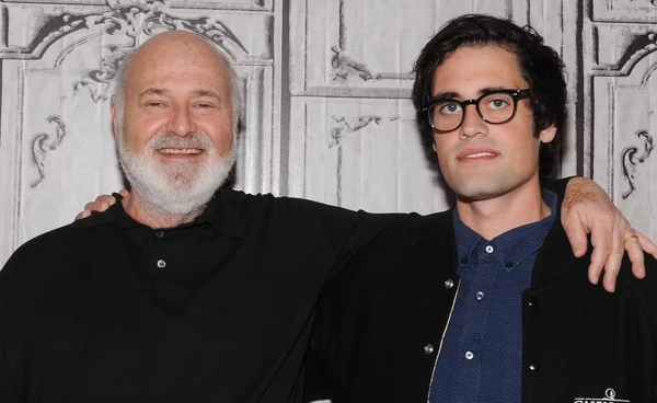 ตำรวจจับ นิค ไรเนอร์ ต้องสงสัยฆาตกรรมพ่อแม่ ร็อบ-มิเชล ไรเนอร์