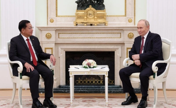 "มิน อ่อง หล่าย" พบ "ปูติน" ที่รัสเซีย เจรจาขยายความร่วมมือทางทหาร