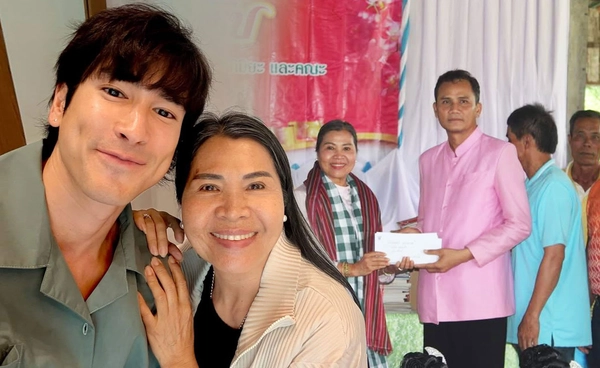 อนุโมทนา ณเดชน์ ร่วมทำบุญผ้าป่าจัดหาคอมพิวเตอร์-ทำห้องสมุดโรงเรียน