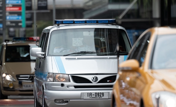 “เจมส์ บอนด์” พระราชพาหนะคู่พระราชจริยวัตรแห่งความเรียบง่าย