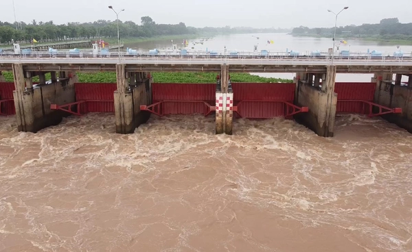 เตือน 11 จังหวัดภาคกลาง เตรียมรับน้ำเหนือ ระดับน้ำท้ายเขื่อนเจ้าพระยาเพิ่มสูงสุด 1.1 เมตร