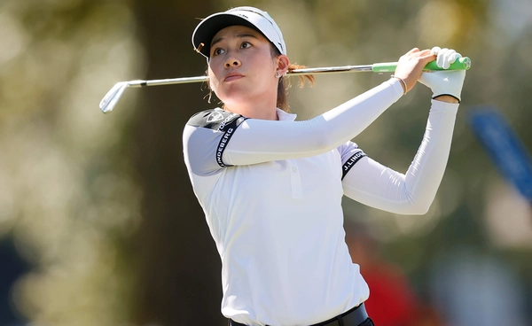 “จีโน่” คว้าแชมป์ส่งท้ายปี รับรางวัลผู้เล่นยอดเยี่ยม