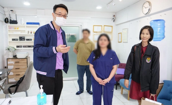 สธ. ลงสอบคลินิก ย่านประเวศ เคลียร์ปม สาวติดเชื้อจากการตกแต่งไรผม
