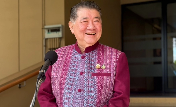 "ภูมิธรรม" เผยรัฐบาลยังไม่ลาออก มั่นใจพรรคร่วมยังหนุน