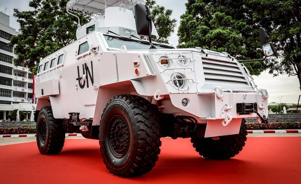 “มาดามรถถัง” ส่งมอบรถเกราะฝีมือไทย เสริมภารกิจสันติภาพยูเอ็นในเซาท์ซูดาน