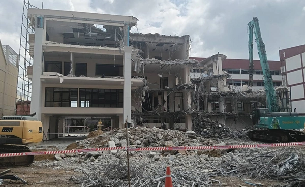 รื้อถอนอาคาร "สน.สามเสน" คืบหน้า 70% คาดเสร็จภายใน 25 ต.ค.นี้