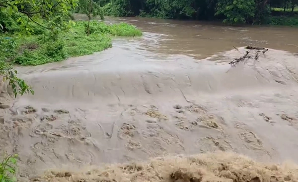 “ลำปาง” น้ำป่าเขาผีปันน้ำ ทะลักท่วมพื้นที่เกษตร อ.เถิน