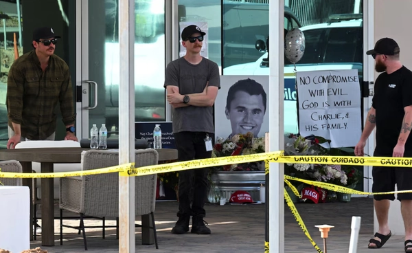 สรุปเหตุลอบสังหาร "ชาร์ลี เคิร์ก" เรารู้-ไม่รู้ อะไรบ้าง ขณะที่ตำรวจยังจับมือปืนไม่ได้ 