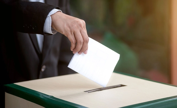 เปิดผลสำรวจคะแนนนิยมทางการเมืองโค้งสุดท้าย  “คนไทยยังไม่เลือกใคร”