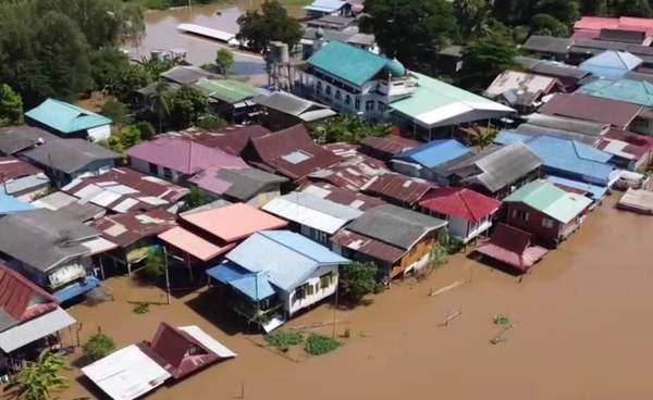 "อยุธยา" ชุมชนเกาะพระ ถูกน้ำล้อมรอบ กระทบ 200 ครัวเรือน