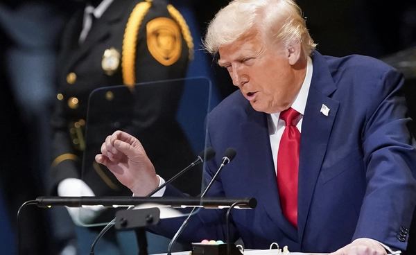 ทรัมป์หนุนนาโตยิงเครื่องบินล้ำน่านฟ้า เตือนคว่ำบาตรหากไม่จบสงคราม 