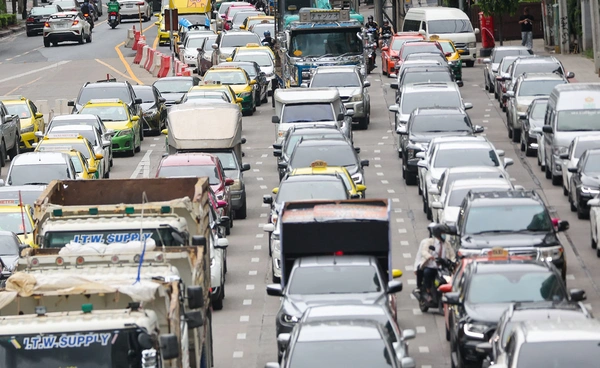 คุมเข้มแผนเดินทางปีใหม่ คาด 11 วันรถเข้า - ออกกทม. ทะลุ 17 ล้านคัน 