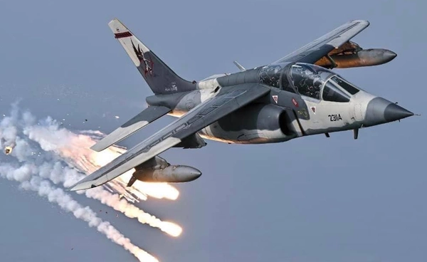 "เครื่องบินขับไล่ Alpha Jet TH" แต่งซิ่งโดยคนไทย พร้อมปฏิบัติการด้วยศักยภาพของเครื่องบินโจมตีแบบที่ 7