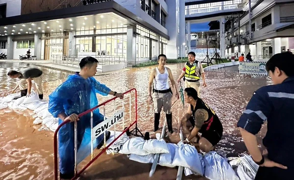 น่านวิกฤต! น้ำท่วมโรงพยาบาลน่าน ต้องอพยพผู้ป่วยฉุกเฉินกลางดึก