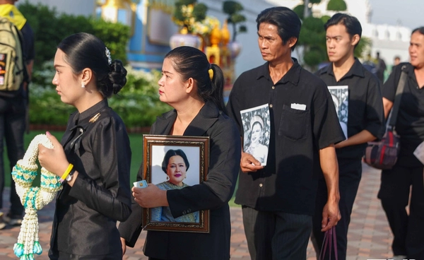 ประชาชนชาวไทยที่อยู่ในภาวะโศกเศร้า กรมสุขภาพจิตจัดทีมพร้อมดูแลจิตใจ