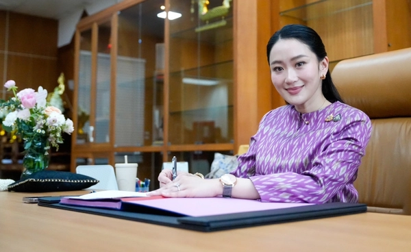 เปิดภาพ "แพทองธาร" เข้า ก.วัฒนธรรม วันแรก เผย รอบ 70 ปี นายกฯ ควบ วธ.