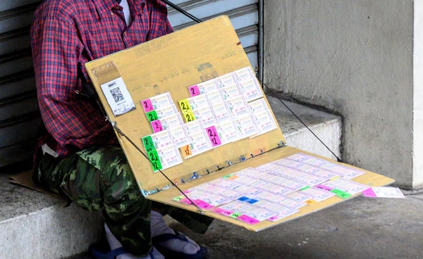 สถิติหวยวันศุกร์ เดือนสิงหาคม ย้อนหลัง 34 ปี แนวทางเลขเด็ดงวดนี้ 