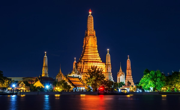 พระปรางค์วัดอรุณฯ สัญลักษณ์ไทยอันทรงคุณค่าจากอยุธยาสู่รัตนโกสินทร์