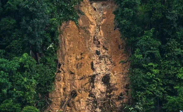 รับมือพายุวิภา! ปภ.แจ้งเตือน Cell Broadcast "17 จังหวัด" เสี่ยงอุทกภัย-ดินถล่ม