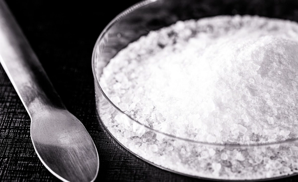 รู้จัก “ไซยาไนด์ (Cyanide)” สารพิษรุนแรง และอาการอันตรายหลังเผลอรับประทาน