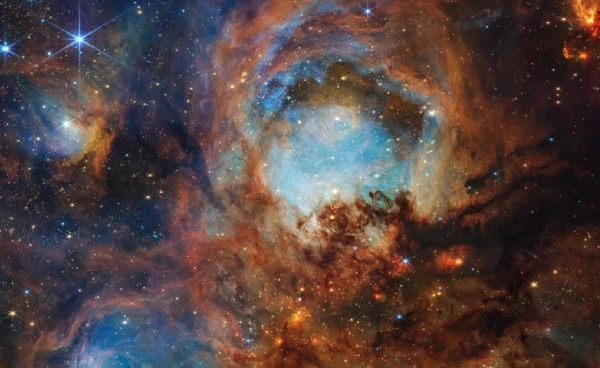 “เนบิวลาอุ้งเท้าแมว”  ห่างจากโลก 4,000 ปีแสง 