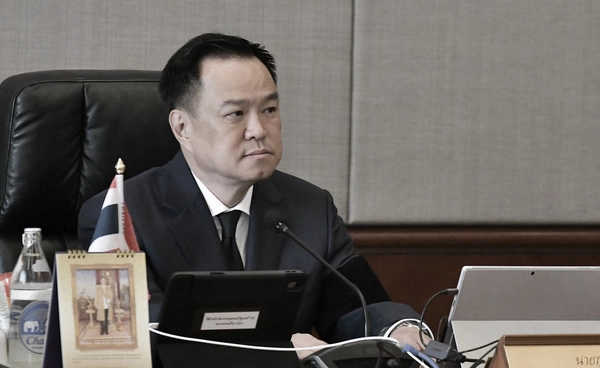 ครม.เห็นชอบลดธงครึ่งเสา 30 วัน - เจ้าหน้าที่ของรัฐกำหนดไว้ทุกข์ 1 ปี 