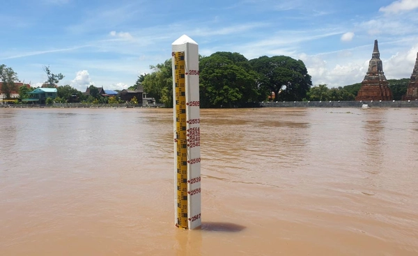เตือนอยุธยา น้ำเจ้าพระยาล้นตลิ่ง เริ่มกระทบ 20,000 ครัวเรือน  