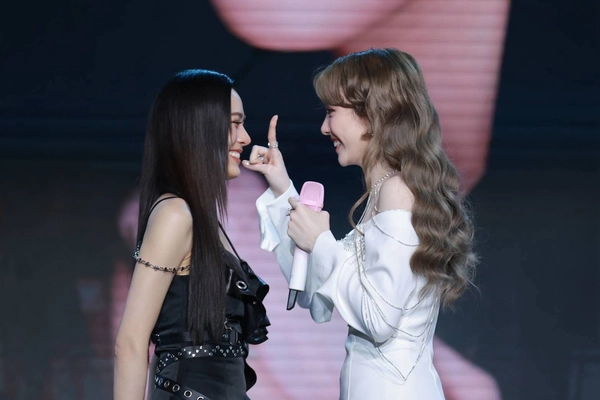 ประมวลภาพสุดฟิน “หลิง – ออม” Fan Meet ประกาศเซอร์ไพรส์จัดคอนเสิร์ตใหญ่ที่อิมแพ็คฯ สิ้นปี