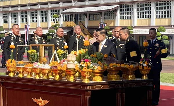 พล.อ.ณัฐพล สักการะศาลหลักเมืองและสิ่งศักดิ์สิทธิ์ในโอกาสรับตำแหน่งรมว.กลาโหม 