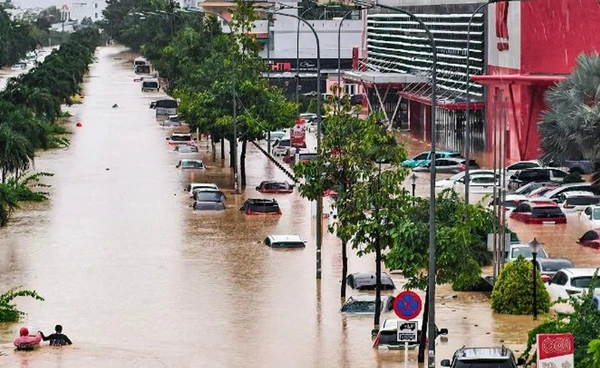 เวียดนามน้ำท่วมหนัก เสียชีวิต 91 สูญหาย 11 หลังพายุมรสุมพัดถล่ม