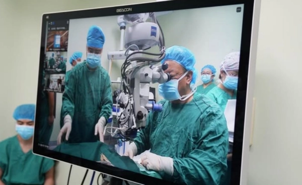 ผ่าตัดดวงตาผู้ป่วยด้วยหุ่นยนต์ 5G จากระยะไกลกว่า 4,000 กม.