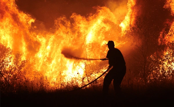 ไฟป่ากระหน่ำกรีซ-ตุรกี หลังอุณหภูมิพุ่งเกิน 45 องศาฯ