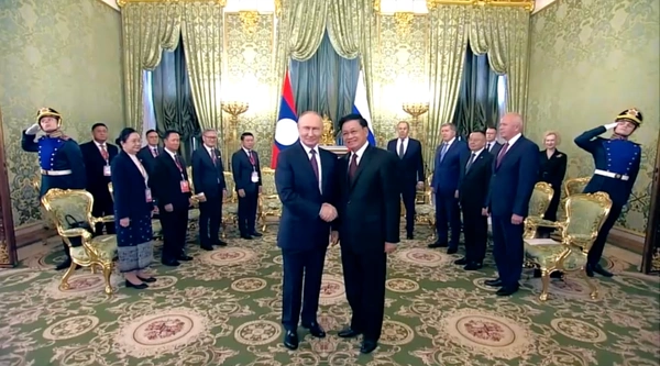 ประธานาธิบดีลาวเยือนรัสเซีย หารือปูตินหลายประเด็น