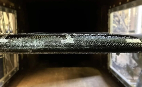 ระบบสั่นสะเทือนใหม่  กำจัด “น้ำแข็ง” บนปีกเครื่องบิน ลดการใช้พลังงานลง 80 %