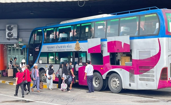 บขส. ระดมความพร้อม อำนวยความสะดวกประชาชนเดินทางถวายสักการะพระบรมศพ 