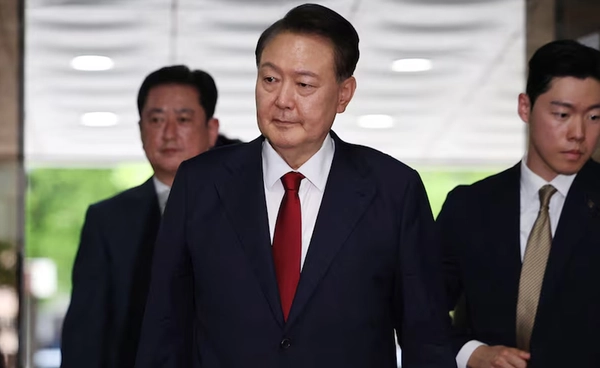 ยุนซอกยอลโดนข้อหาเพิ่ม ใช้อำนาจมิชอบ-ช่วยเหลือศัตรู โทษสูงสุดถึงประหารชีวิต