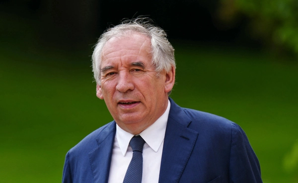 นายกฯ ฝรั่งเศสถูกลงมติไม่ไว้วางใจ หลุดจากตำแหน่ง