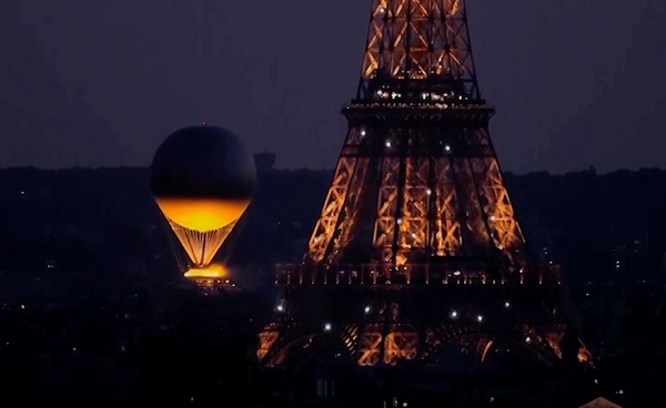ฝรั่งเศสปล่อย “บอลลูนยักษ์” ลอยฟ้า หวนคืนบรรยากาศ “โอลิมปิก ปารีส 2024” 