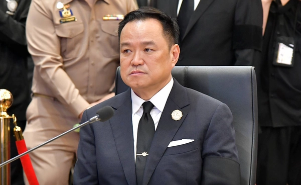 นายกฯ ชะลอลงนามแรงงานกัมพูชาใบอนุญาตหมดอายุอยู่ในไทย 