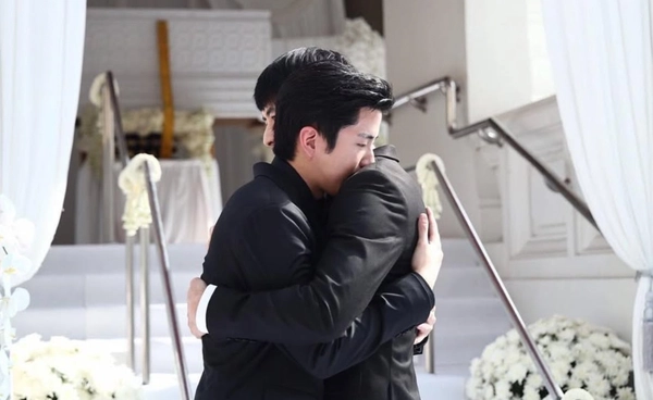 จากใจ "บอย ปกรณ์" ถึง "นนกุล" ในวันที่สูญเสียคุณแม่