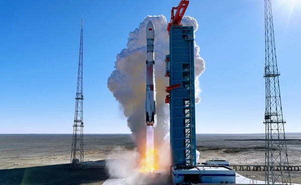 จีนทดสอบจรวดจู้เชวี่ย-3 เดินทางขึ้นสู่อวกาศสำเร็จ แต่จรวดระเบิดขณะพยายามลงจอดบนโลก