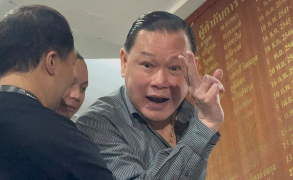 ศาลให้ประกัน “สันธนะ” กับพวก 5 คน ติด EM–ห้ามออกนอกประเทศ