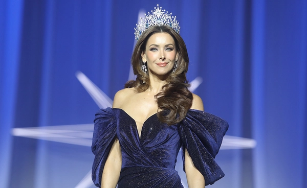 ยังสวยเหมือนเดิม  “นาตาลี เกลโบว่า” โผล่เชิญมงกุฎ “MIss Universe Thailand 2025”