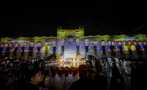 เปิดตัว 23 นักเตะทีมชาติไทยสุดอลังการผ่าน 3D Mapping ลุยศึก คิงส์ คัพ ครั้งที่ 51
