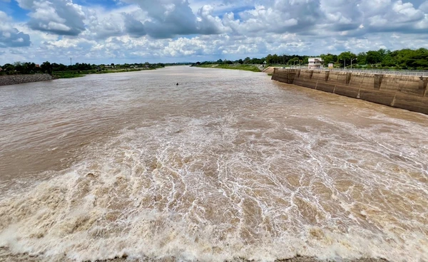 เขื่อนเจ้าพระยา ล่าสุด! ระบายน้ำ 2,200 ลบ.ม./วินาที กระทบ 4 จังหวัด