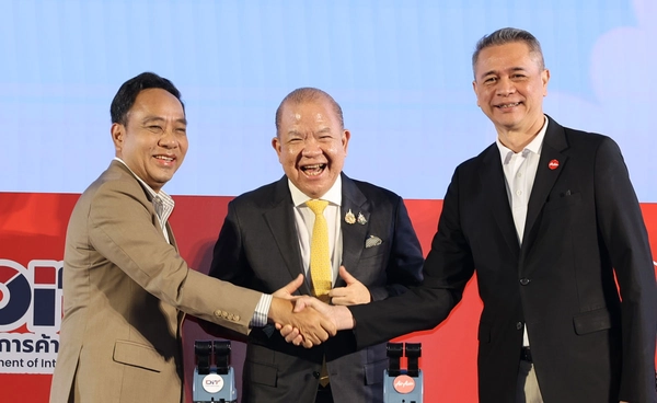 พณ. ช่วยชาวสวน ดึง “ไทยแอร์เอเชีย” ซื้อผลไม้ทำเมนูอาหารขายบนเครื่องบิน